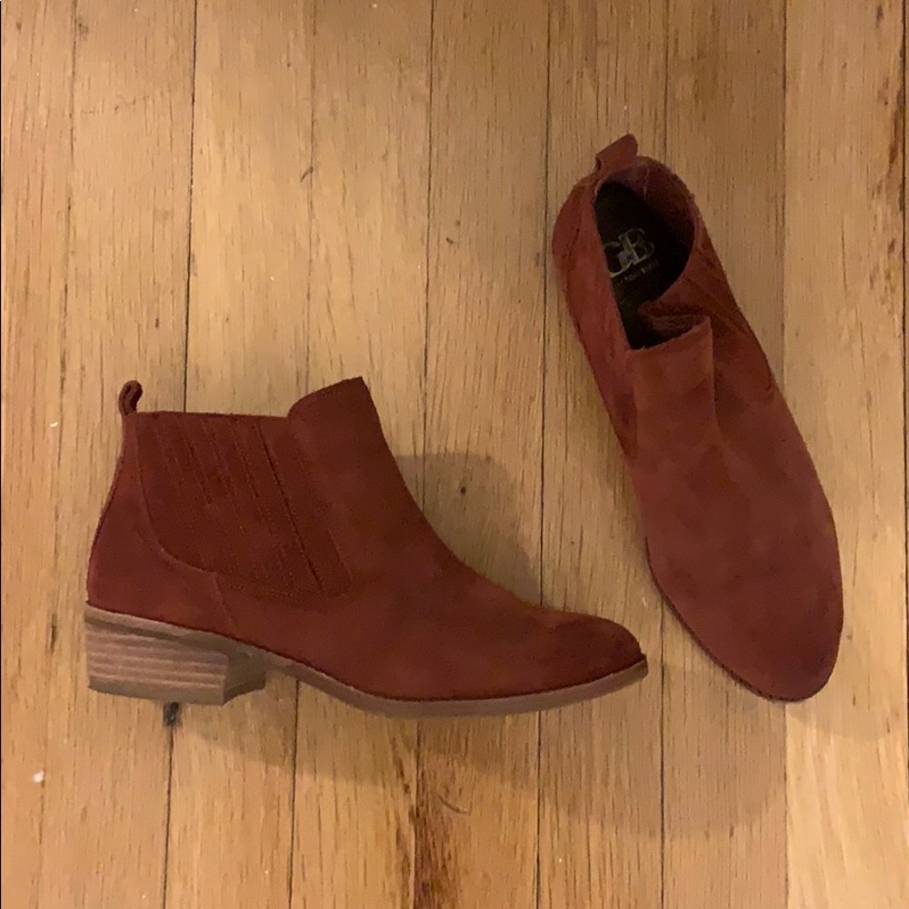 Gianni Bini rust booties sz 7.5